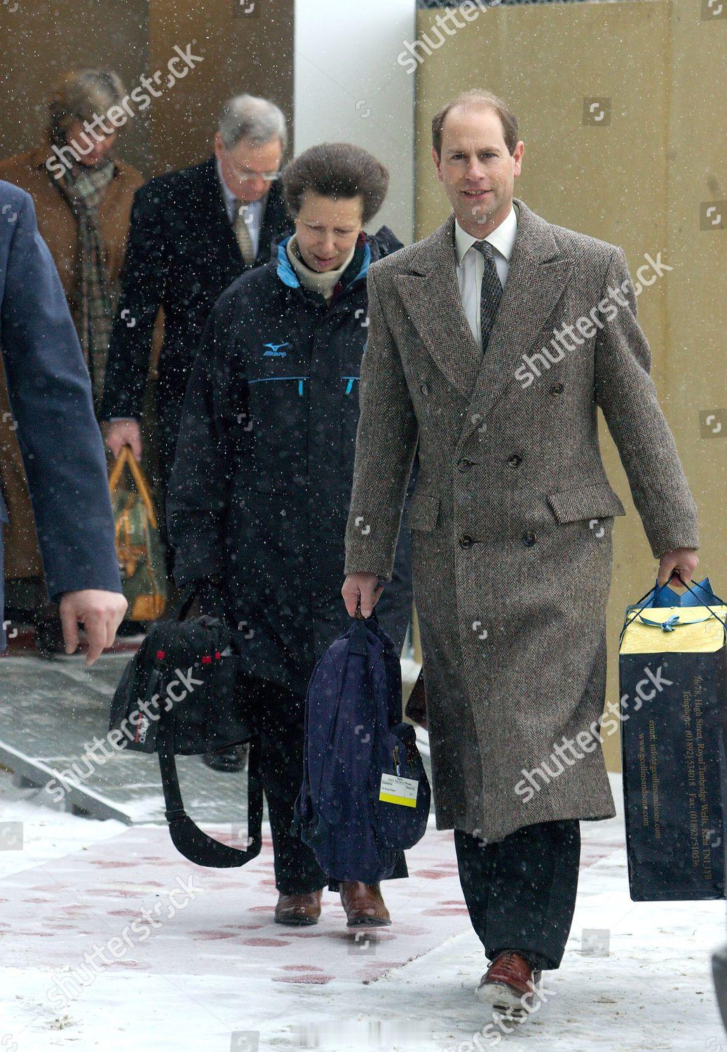 英国王室2007年2月23日，威塞克斯伯爵爱德华王子、安妮长公主、蒂莫西劳伦