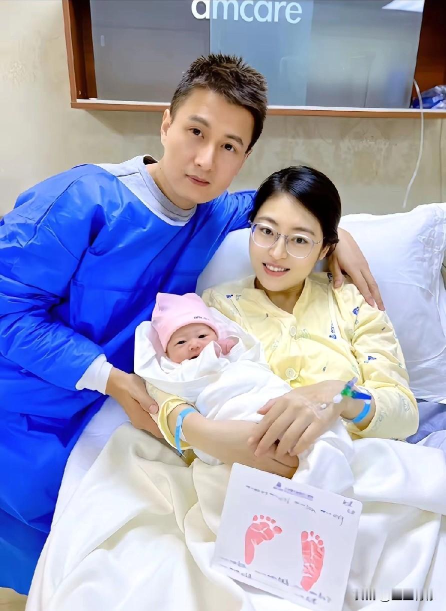 女子生了一个儿子,非常激动的跟老公说:“你发一条朋友圈吧,跟大家分享一下。”