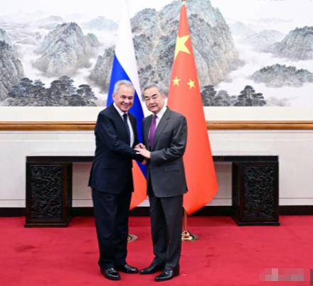 成了，中国和俄罗斯谈好这一次俄罗斯到访中国，引起了全球关注，俄罗斯对于出访中国