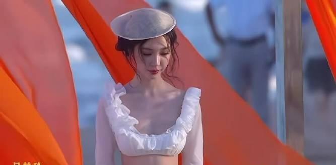 这年头网红都这么努力了，明星造型都不如她