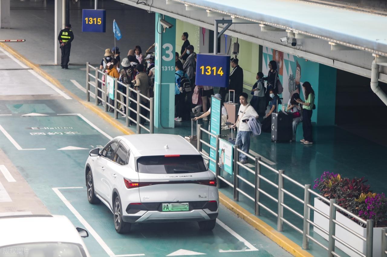 南京车主和司机注意啦！1月19日，南京市正式发布新修订的《网络预约出租汽车