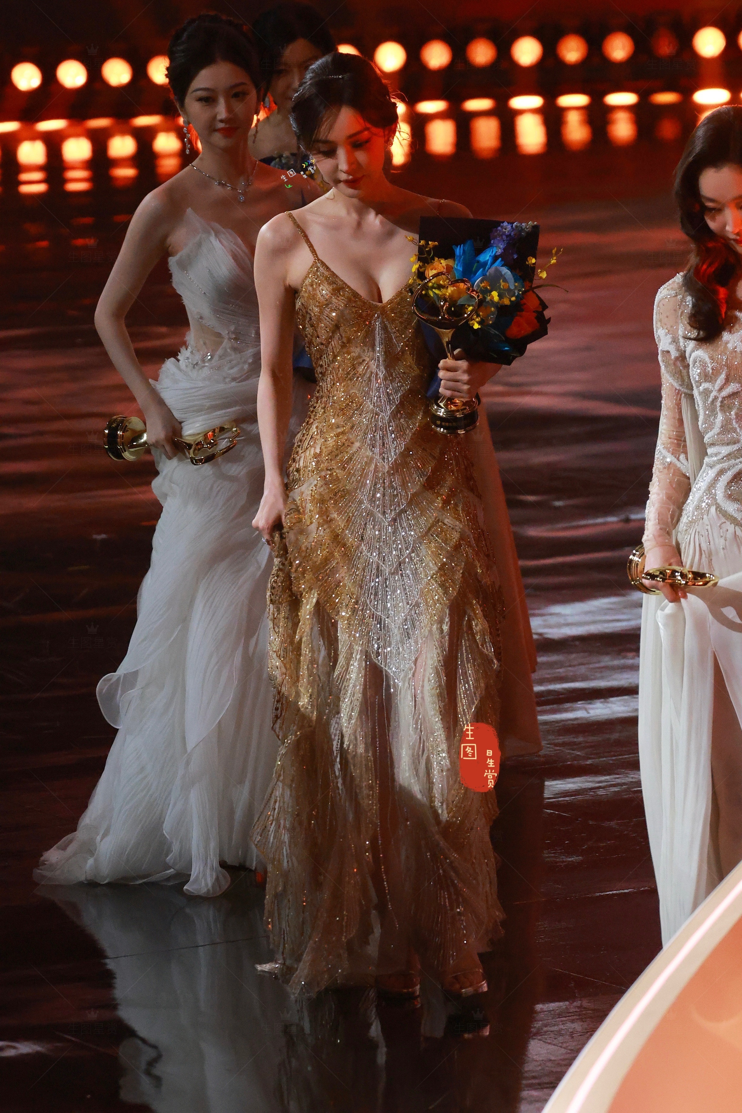 娜扎260205微博之夜内场返图人比花娇艳的扎扎🌸💋