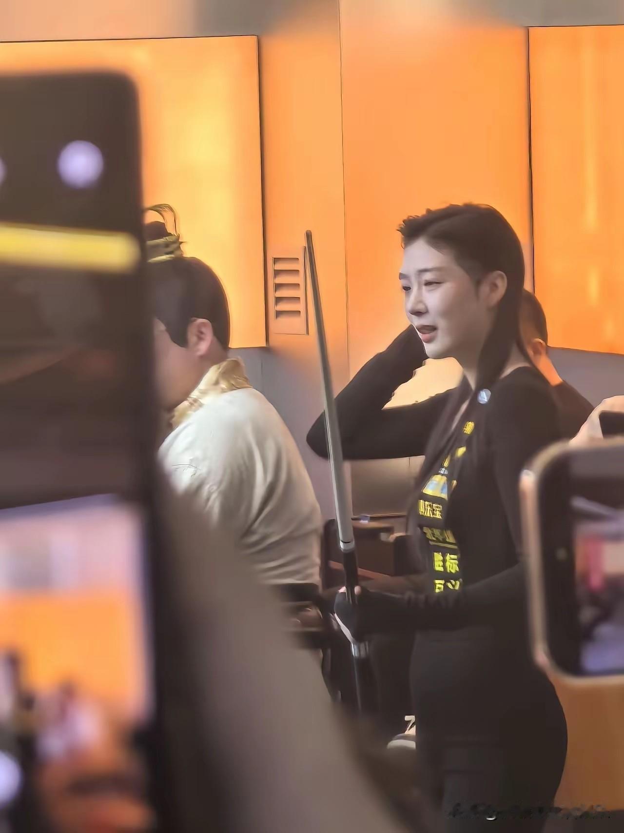 娶到这样的老婆，不得宠上天啊！那么多人喜欢！