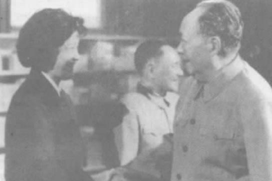 1973年章含之面对毛主席的亲自任命选择拒绝，乔冠华苦劝：这是主席的决定呀！1