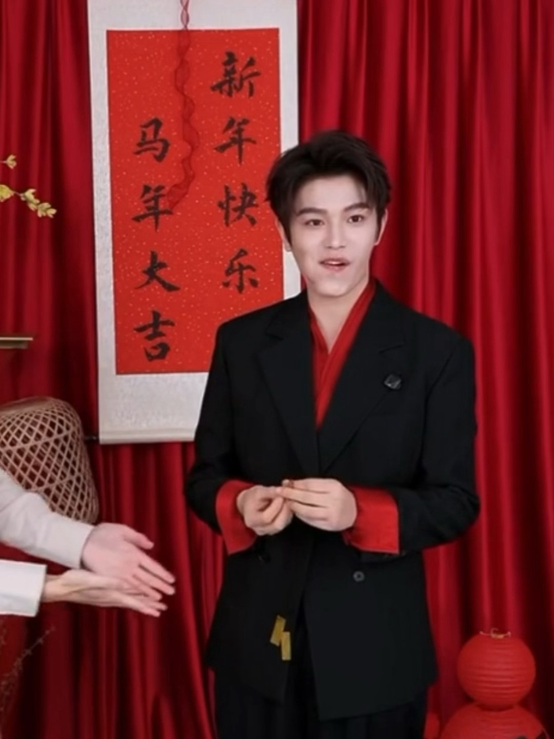 当丁禹兮毫无预兆地听到土味情话：丁禹兮听土味情话尬到顶腮