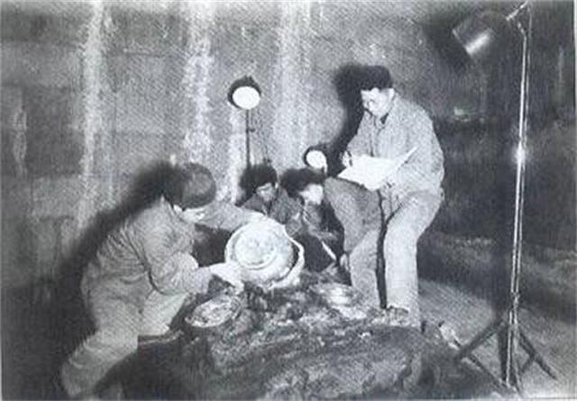 这有意思嘿1951年，北京海淀董四墓村发现了一座明代万历时期的妃嫔合葬墓这