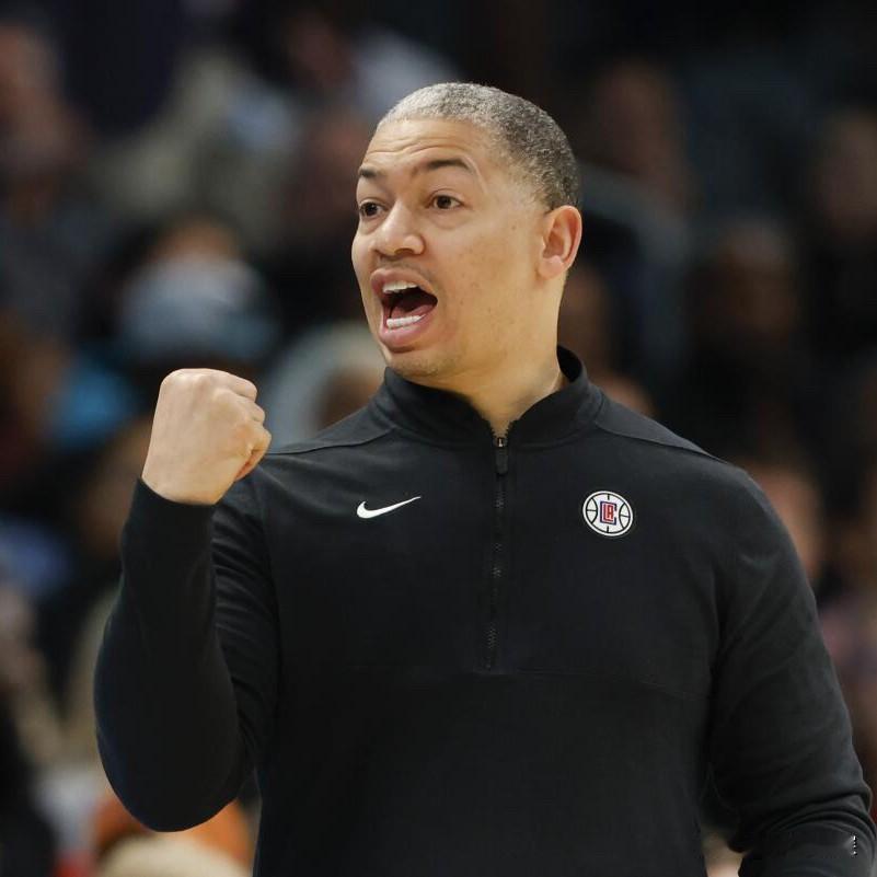 主教练下课概率，前三排名一览：1.泰伦-卢（快船）：休赛期一顿操作引援猛如虎