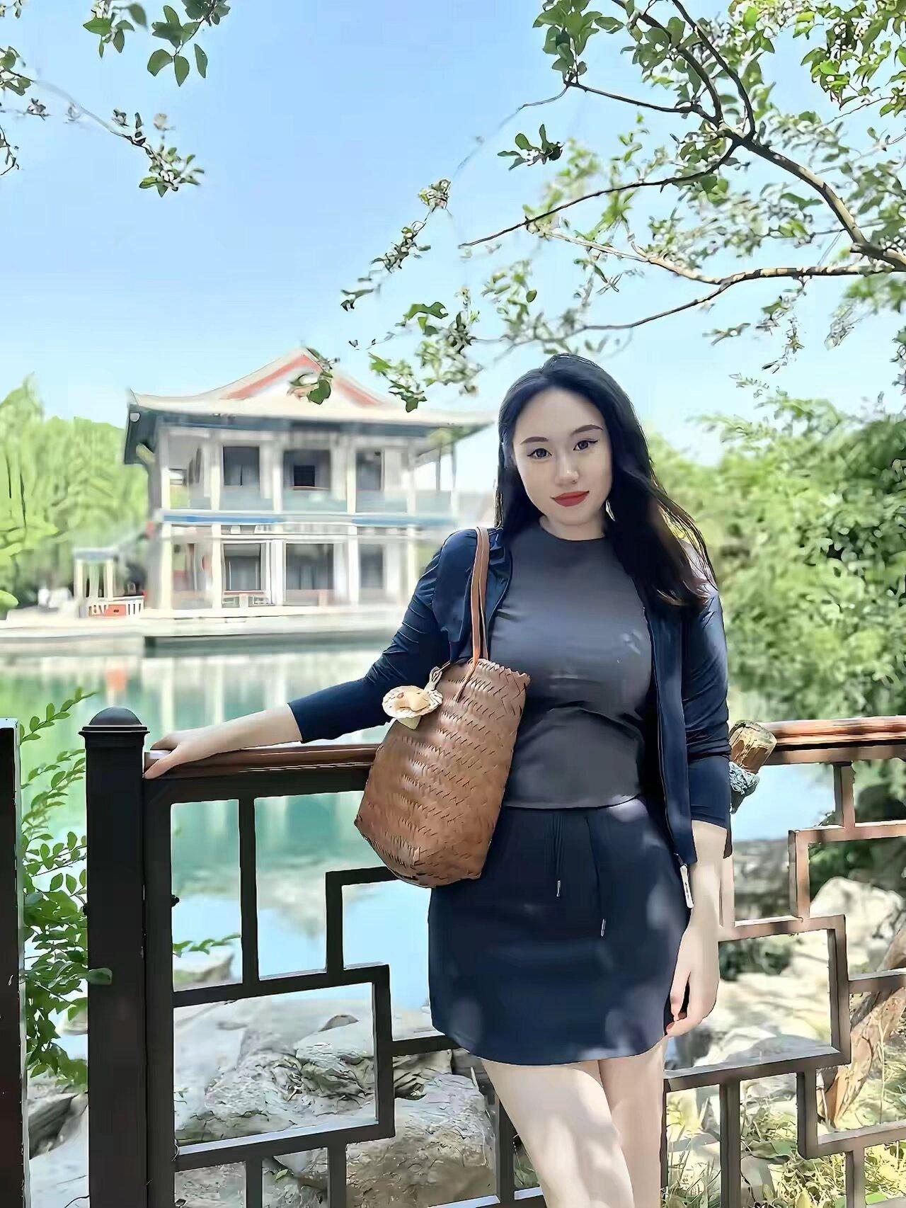 如果一个女人能和一个婚内的男人，保持长久的关系，不是因为两个人之间真有感情，