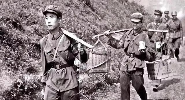 1979年，炊事员陶洪礼给前线送饭，路上，他遇到一个越军哨所，因嫌哨所碍事，他对