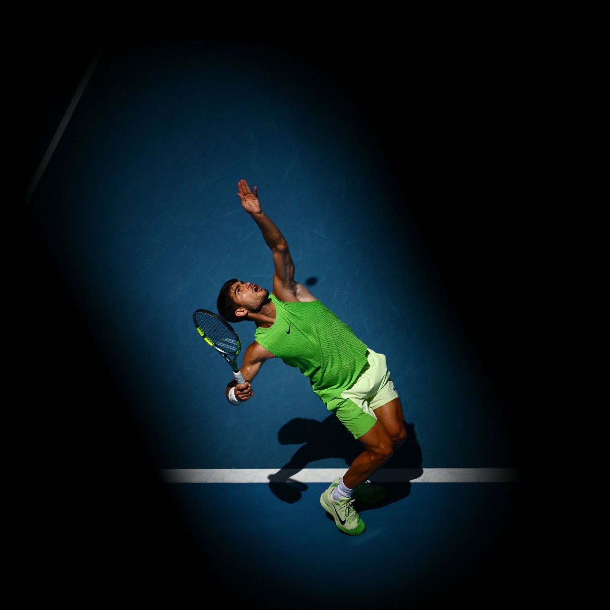 阿卡三盘直落保罗后谈到，包括发球和反手在内的技术细节调整，是自己主导+教练组提供