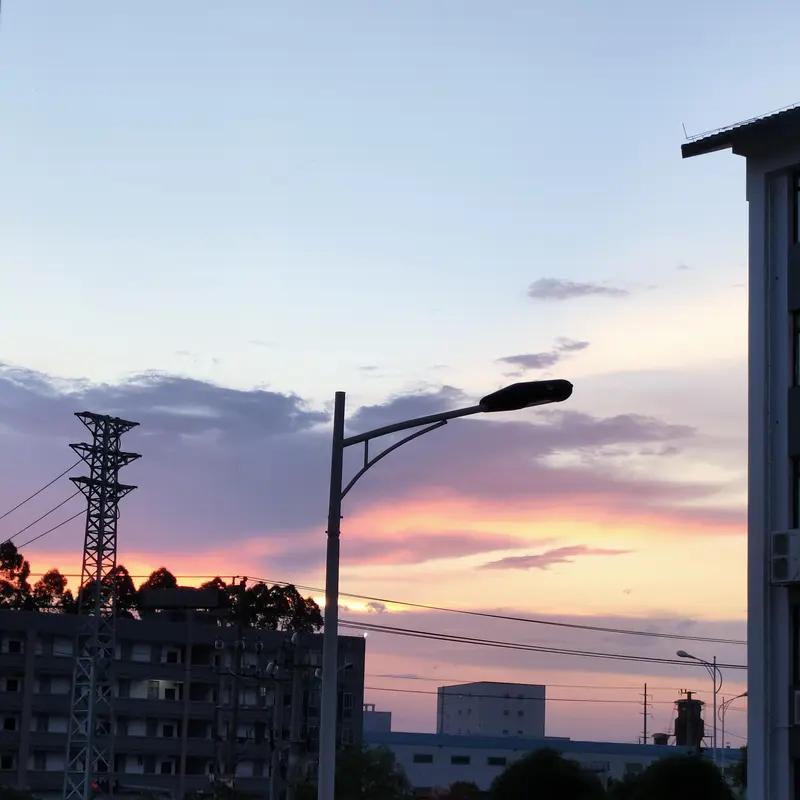 有些路，不是分数决定的，是环境推着走的：前天，一位多年前的朋友，向我咨询转学的