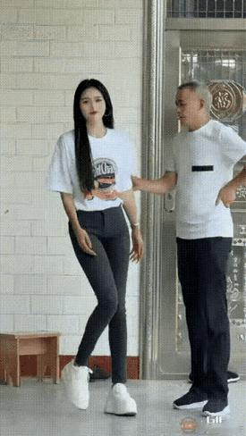 这样的女人，我不相信没有男人不动心。