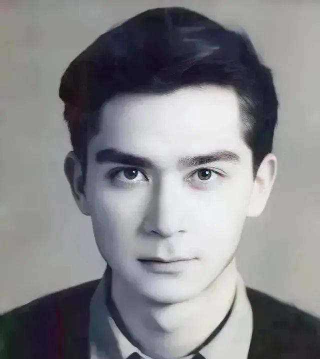 1963年，石油专家王德民因长相英俊，被众多女生追求，甚至排起了长队，他对此颇感