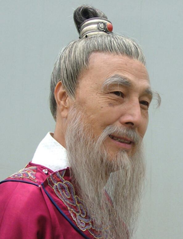 解缙得罪了朱棣后，被扔进了锦衣卫的诏狱。永乐13年，朱棣看“囚徒”名单，看到解缙