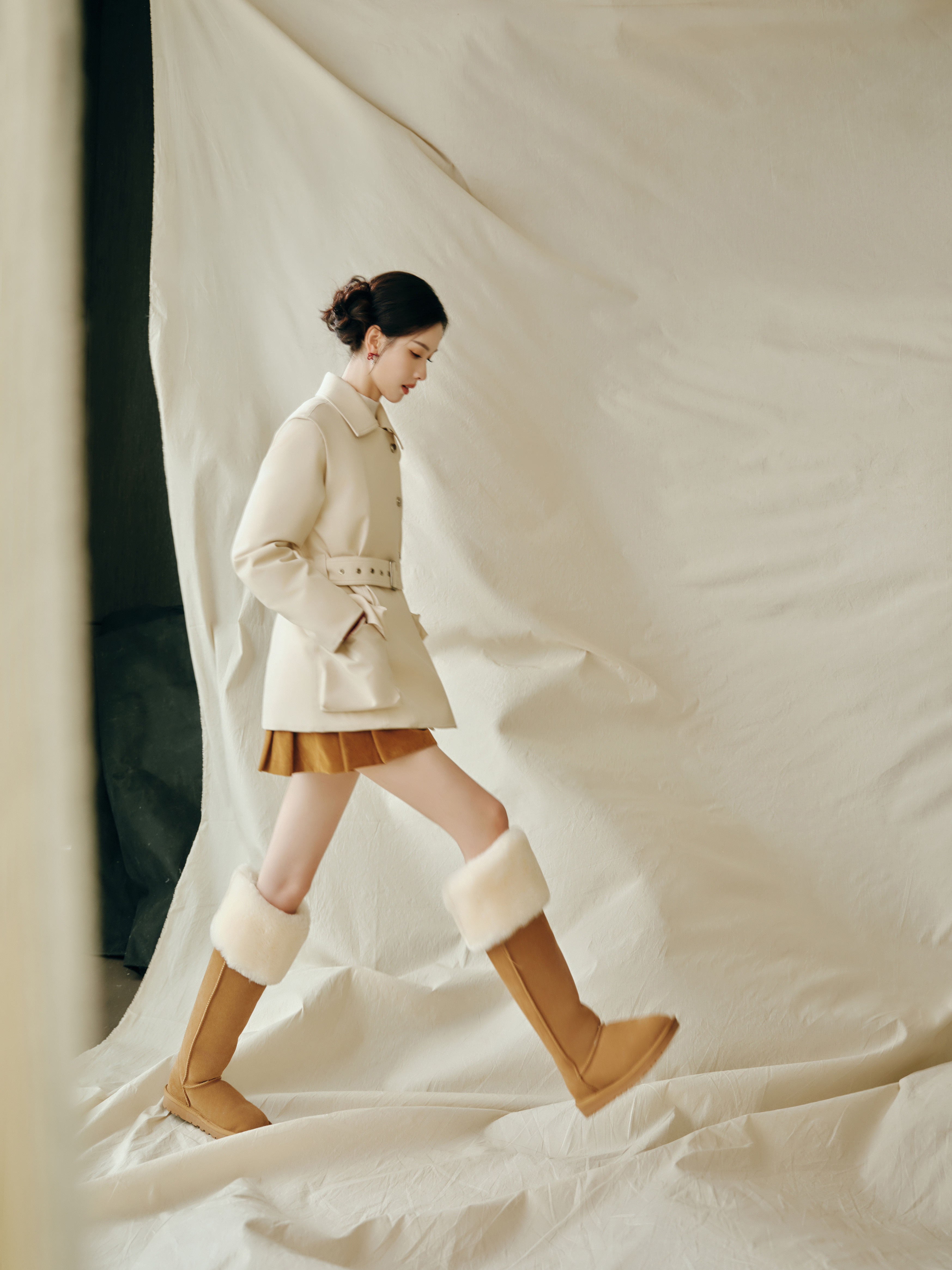 陈都灵充盈饱满的羽绒，恰似一个踏实又温暖的拥抱，把治愈与心安尽数收纳，寻找至简