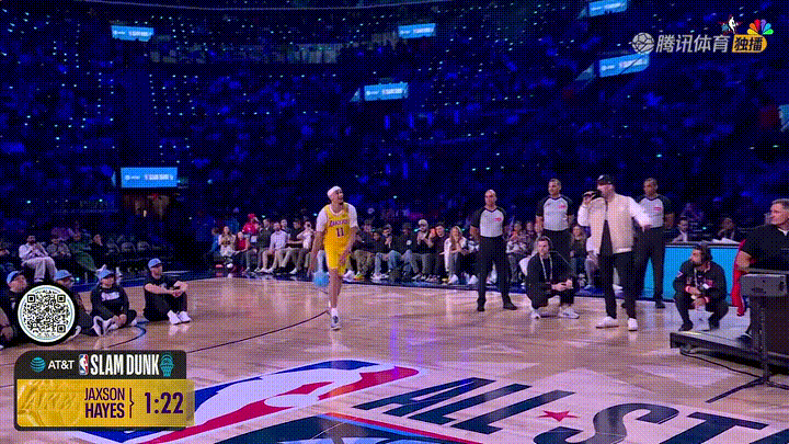 湖人中锋海斯真是太尴尬了！在今天进行的全明星扣篮大赛中，海斯在首轮比赛中想要完成