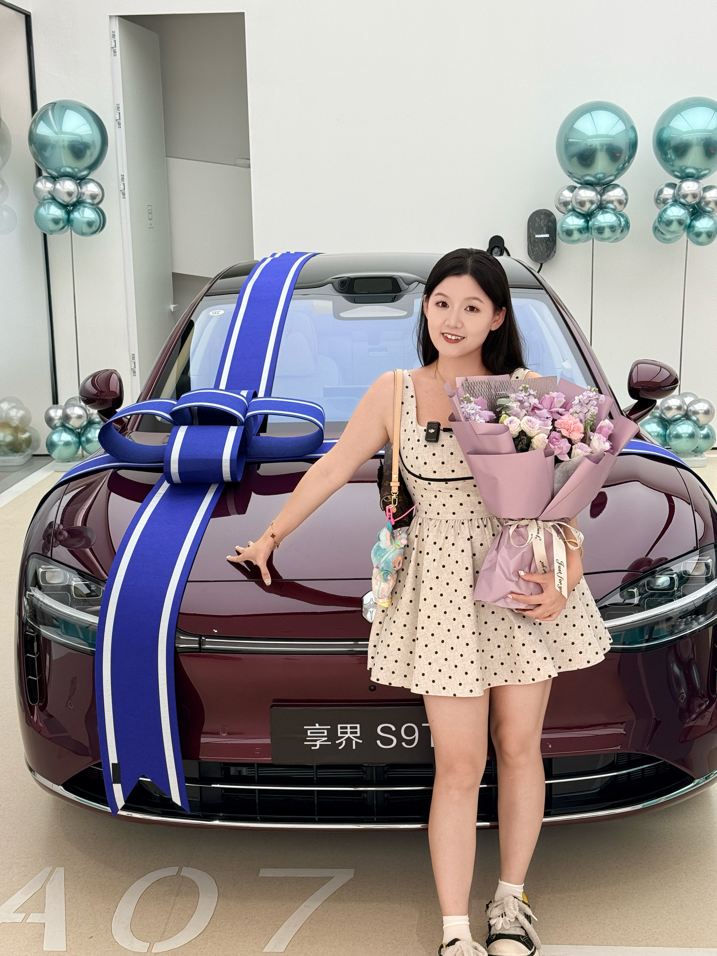 享界S9T提车成功，我老婆非常喜欢坐S9T，她说非常享受[点赞]​​​