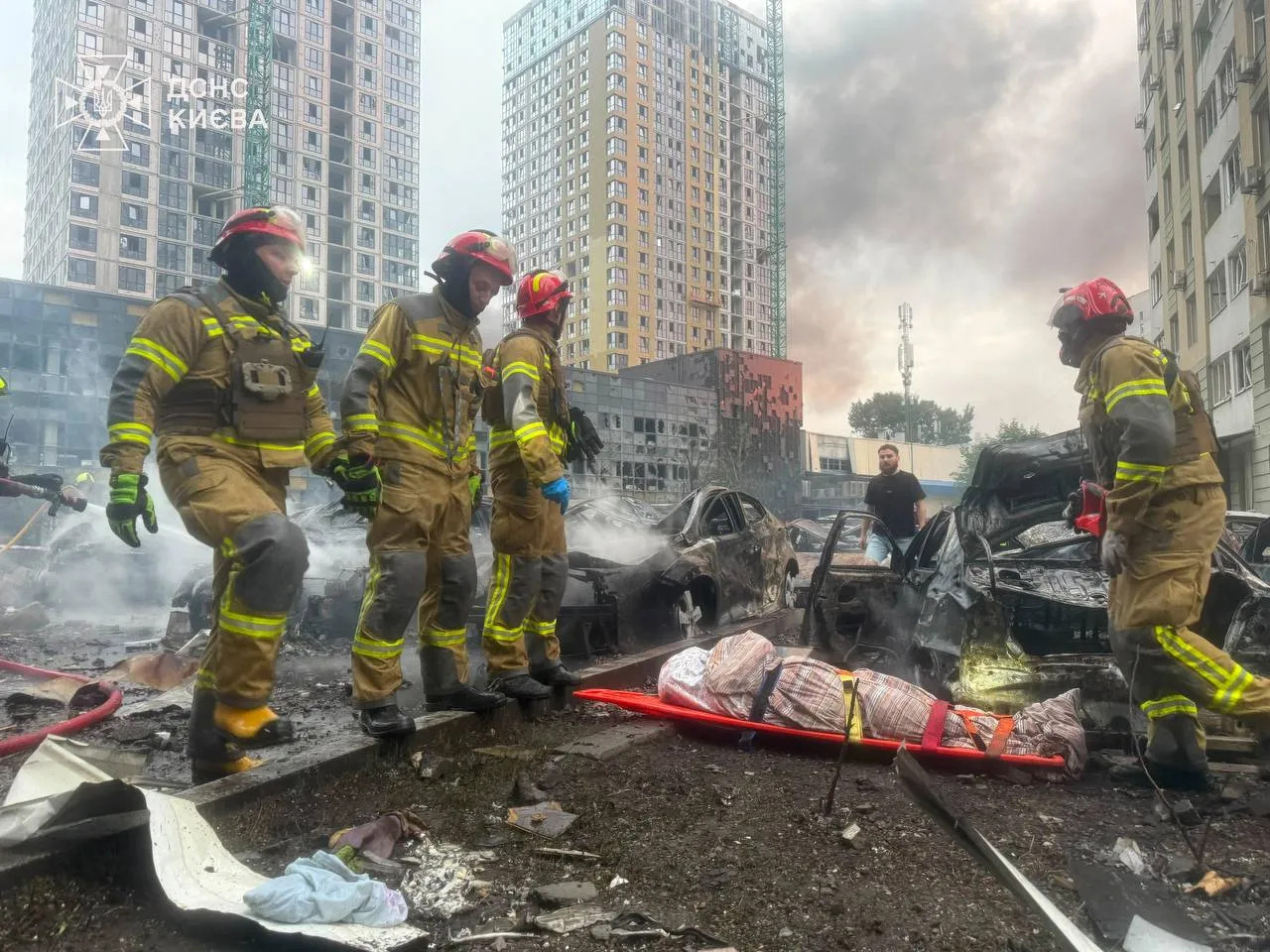 恼羞成怒的俄罗斯在当地时间今天凌晨再次袭击了乌克兰城市，主要发生在基辅，袭击造成