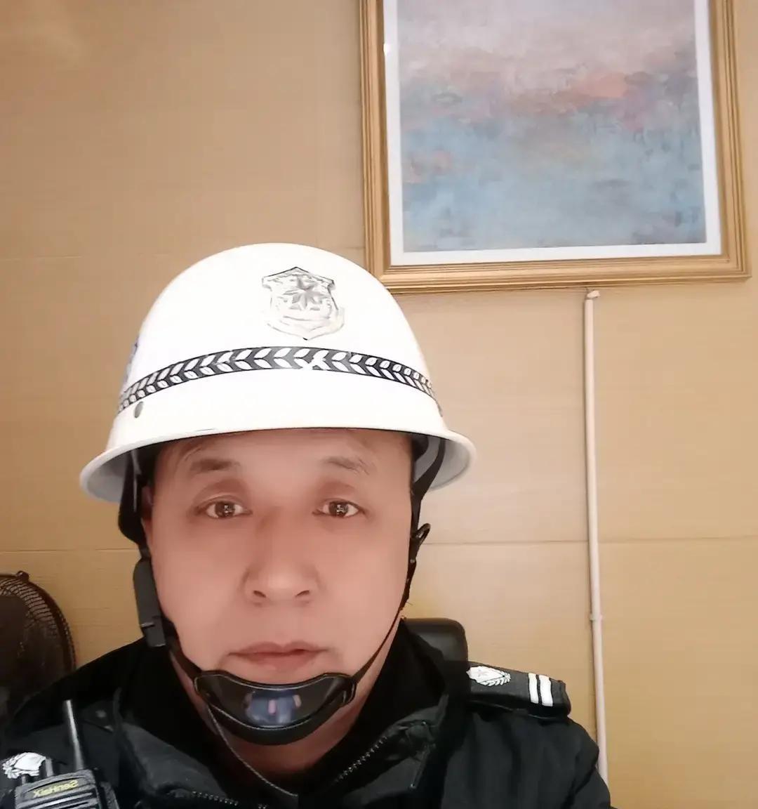 今天下午，公司领导突然宣布：物业总公司一、二期的物业安保已外包给保安公司，要求在