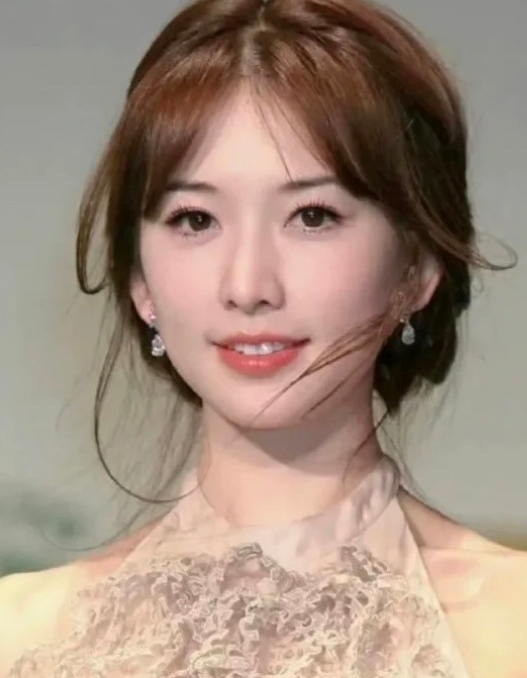 林志玲现在最反感的就是小s一家，像狗皮膏药一样，到哪儿都要蹭她的热度，时不时的就