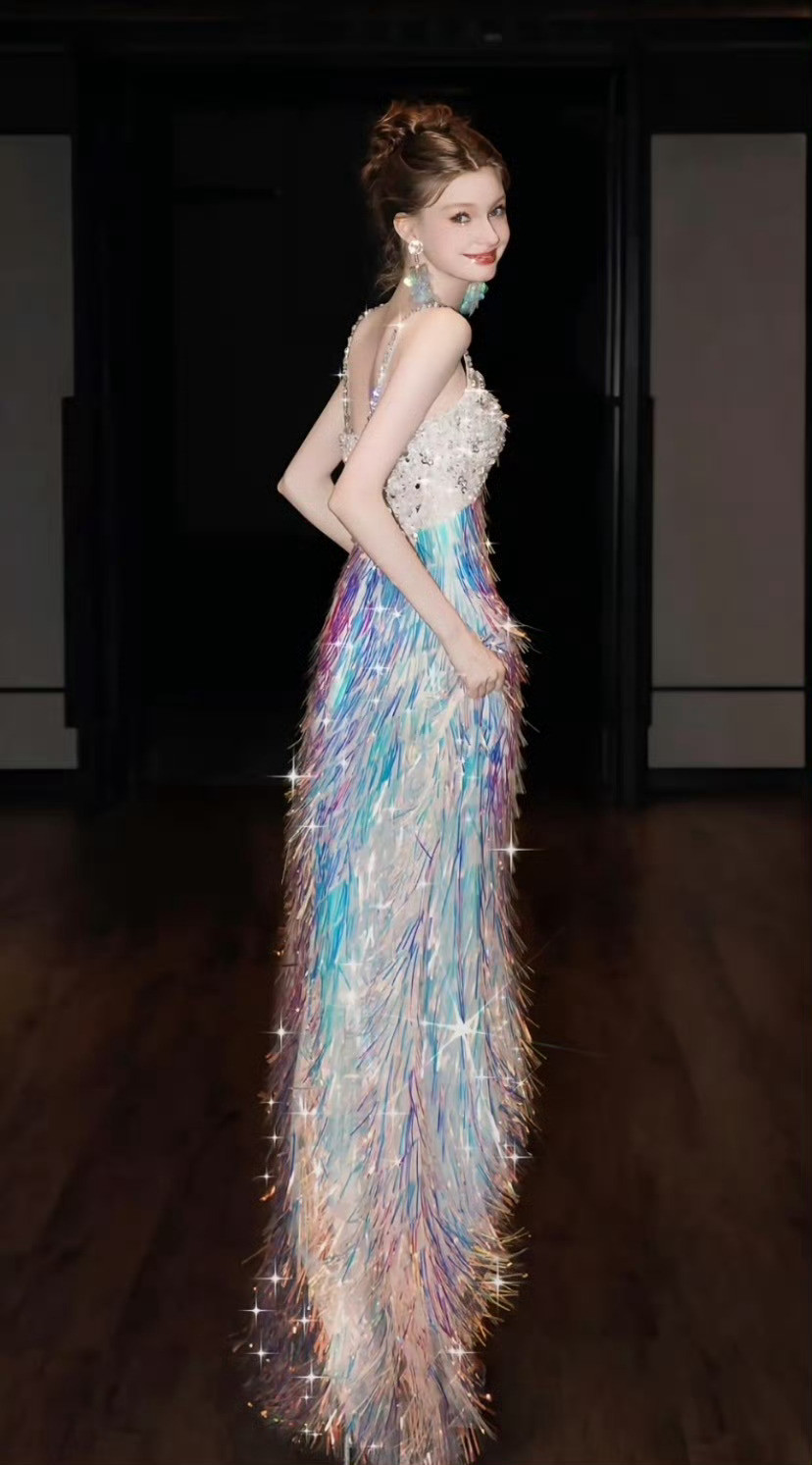 看到这件礼服，你第一个想到的女明星是谁？​​​