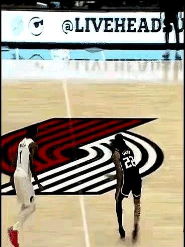 杨瀚森在NBA和发展联盟，完全是两个球员。NBA赛场他场均打7分钟，拿2.