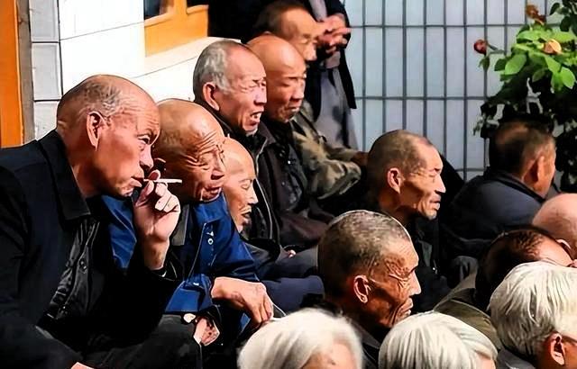 中国或将迎来人口死亡高峰，2022年死亡人数来到1041万，2023年为1110