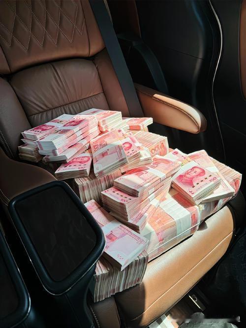 在天津8000元的养老金是一个很神奇的数字。因为在天津尤其是近几年体制内的退休职