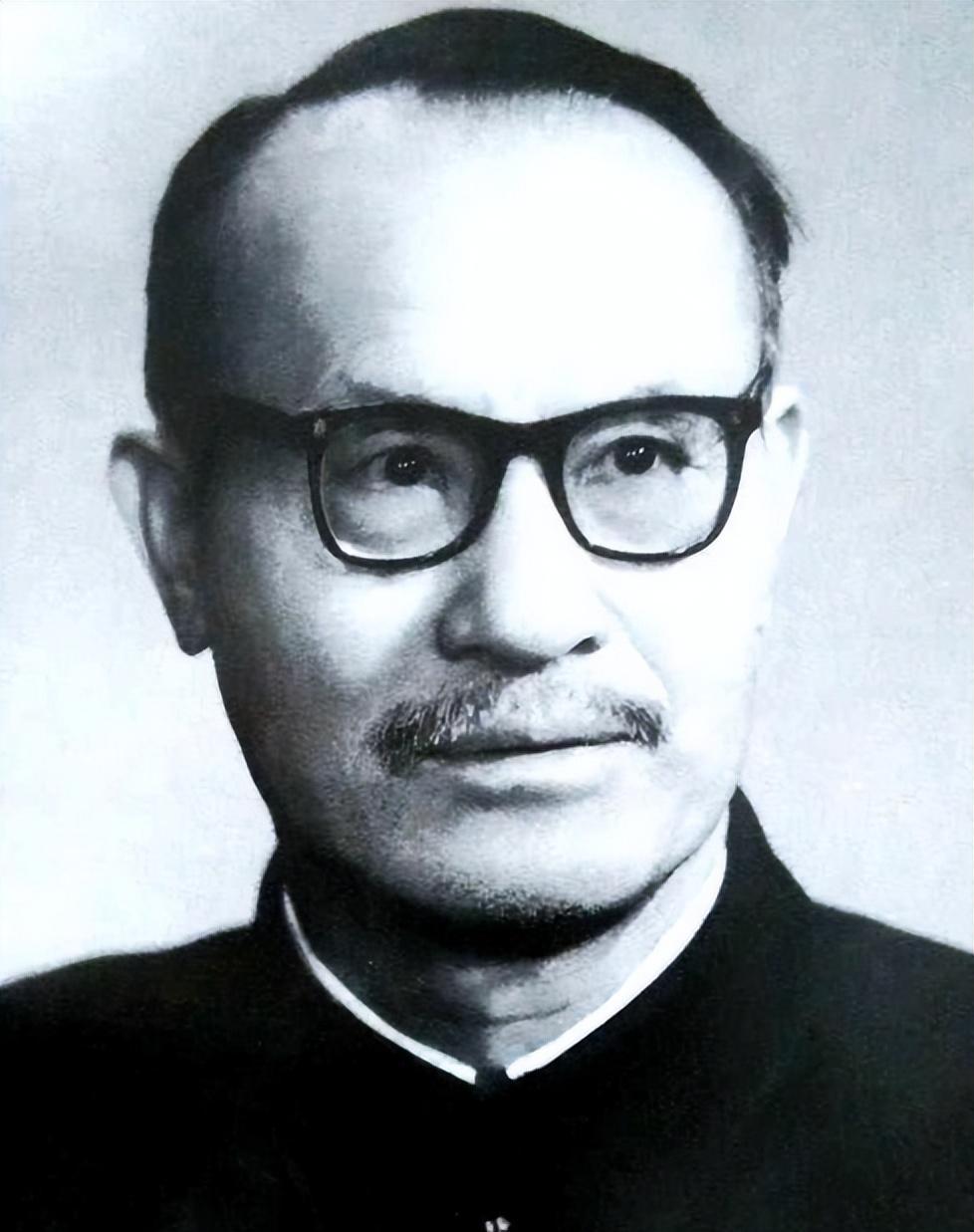 1959年9月30日晚，人民大会堂内举行了一场规模空前的盛大宴会，以庆祝新中国成