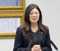 万万没想到，台湾省时事评论员郑丽文竟然抛出了这么犀利的问题！她问道：“如果有一天