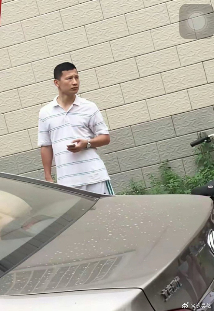 网恋对象说他长的像白敬亭，奔现翻车了