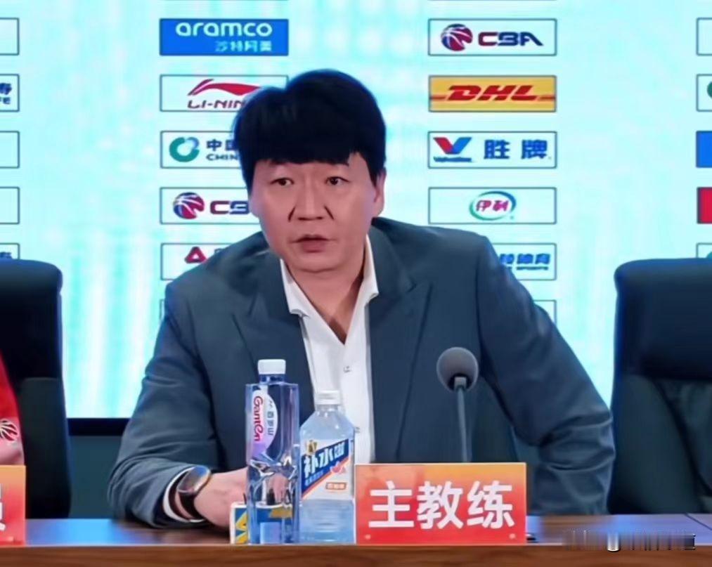 真有点替邱彪指导担心，万一季前赛再次不敌单外援的广东宏远，会不会赛季前有下课的可