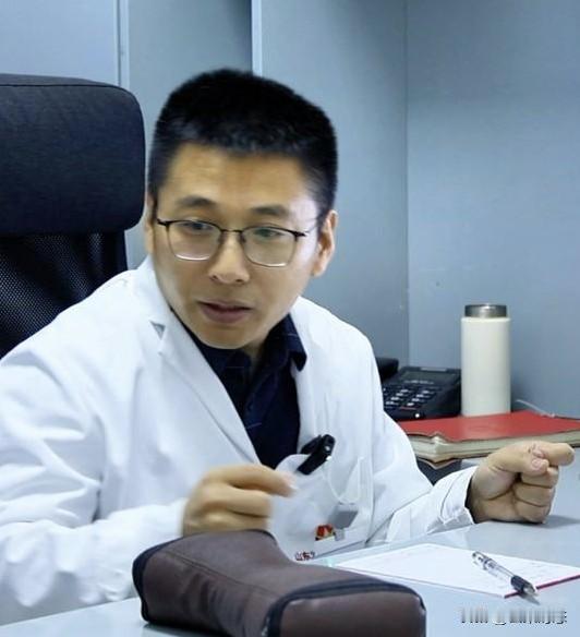 最近在抖音上看到了一个中医神人边振医生，他的把脉技术非常厉害。不用做复杂的