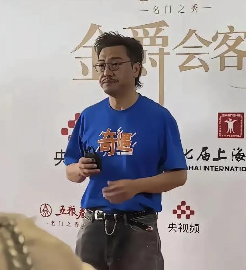 贾冰这45斤，片酬秤砣压出来的片场的通告单比健身房的私教课管用。贾冰瘦了45