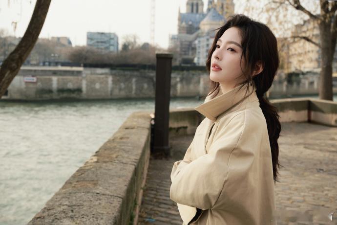 章若楠的妆是自己化的章若楠的妆是沈千盏化的章若楠化妆师沈千盏好美的章若楠，好美