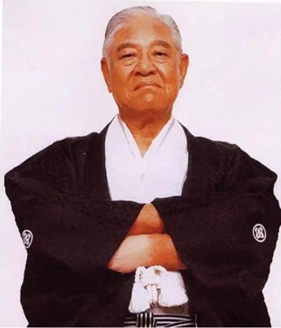 最大的台独分子，再也藏不住尾巴，终于露出来了肮脏的脑袋！原来，最大的台独分子不都