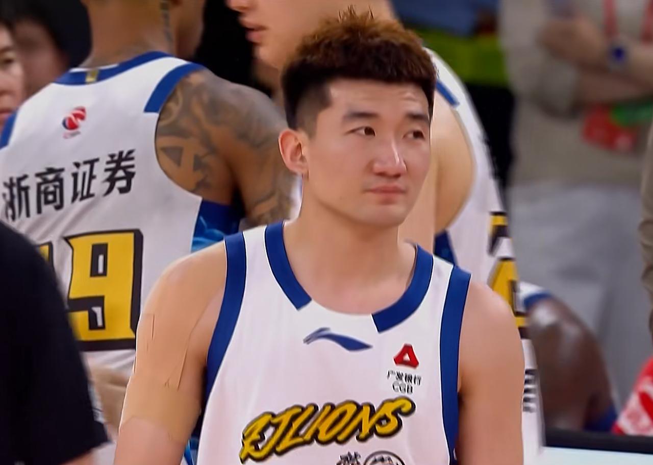 输给上海11分，揪出1个表现最差之人，坑惨了广厦队！CBA总决赛首回合，广厦队