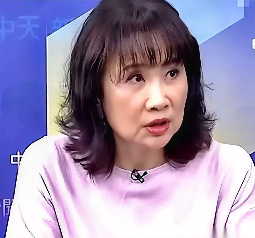 国民党乱了，金溥聪没职衔却管事，朱立伦吃饭不说话但人全去了，马英九开口就卡壳。