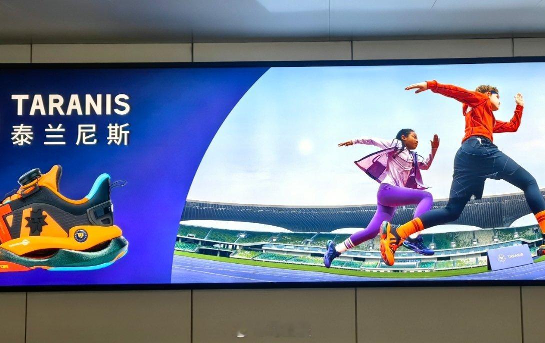 文科生还要努力啊，要不高校开一门“意识形态领域斗争”的课吧…