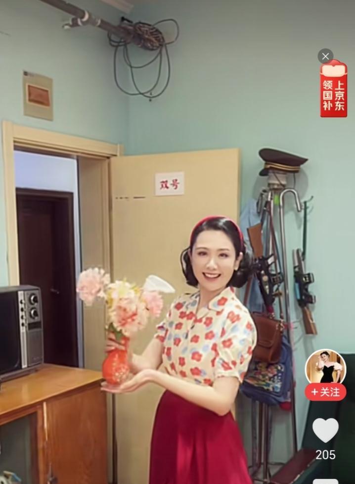 又刷到程莉莎“折腾”她老公了！真佩服这个女人，好像她的工作就是每天折腾她老公，