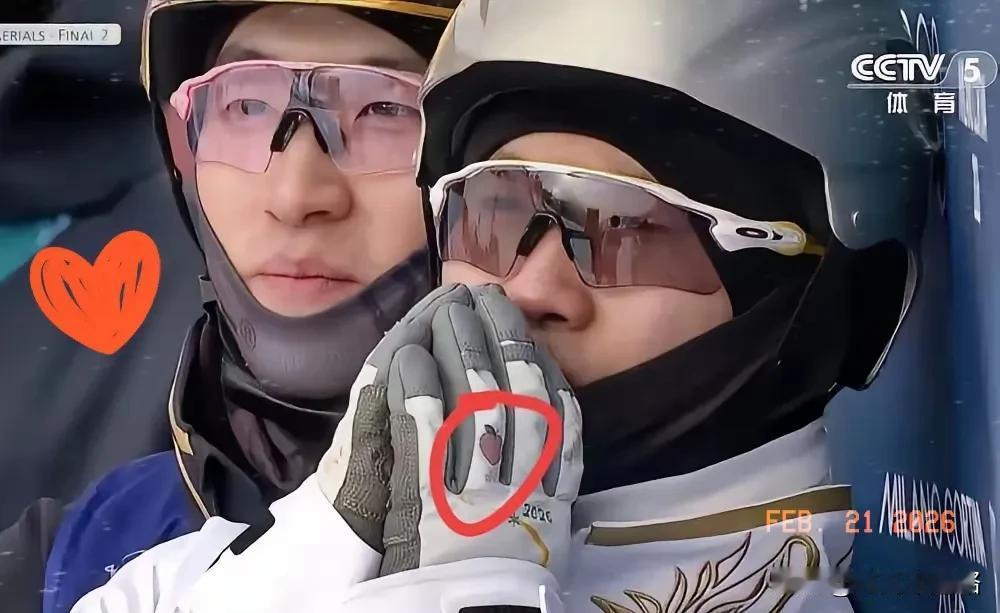 我能接受徐梦桃拿冠军，也能接受王心迪拿冠军，可我真没想到，王心迪比赛时戴的手