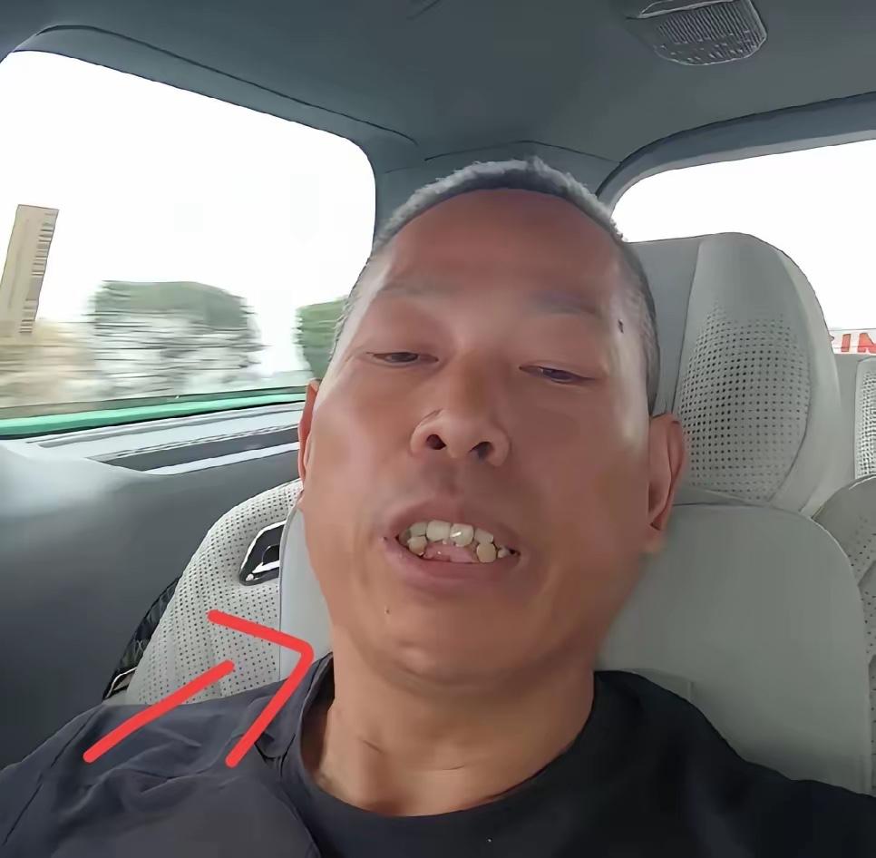 扒了扒张雪的师傅牙哥​不扒不知道，一扒直接破防，​真的万万没想到，他居然是造