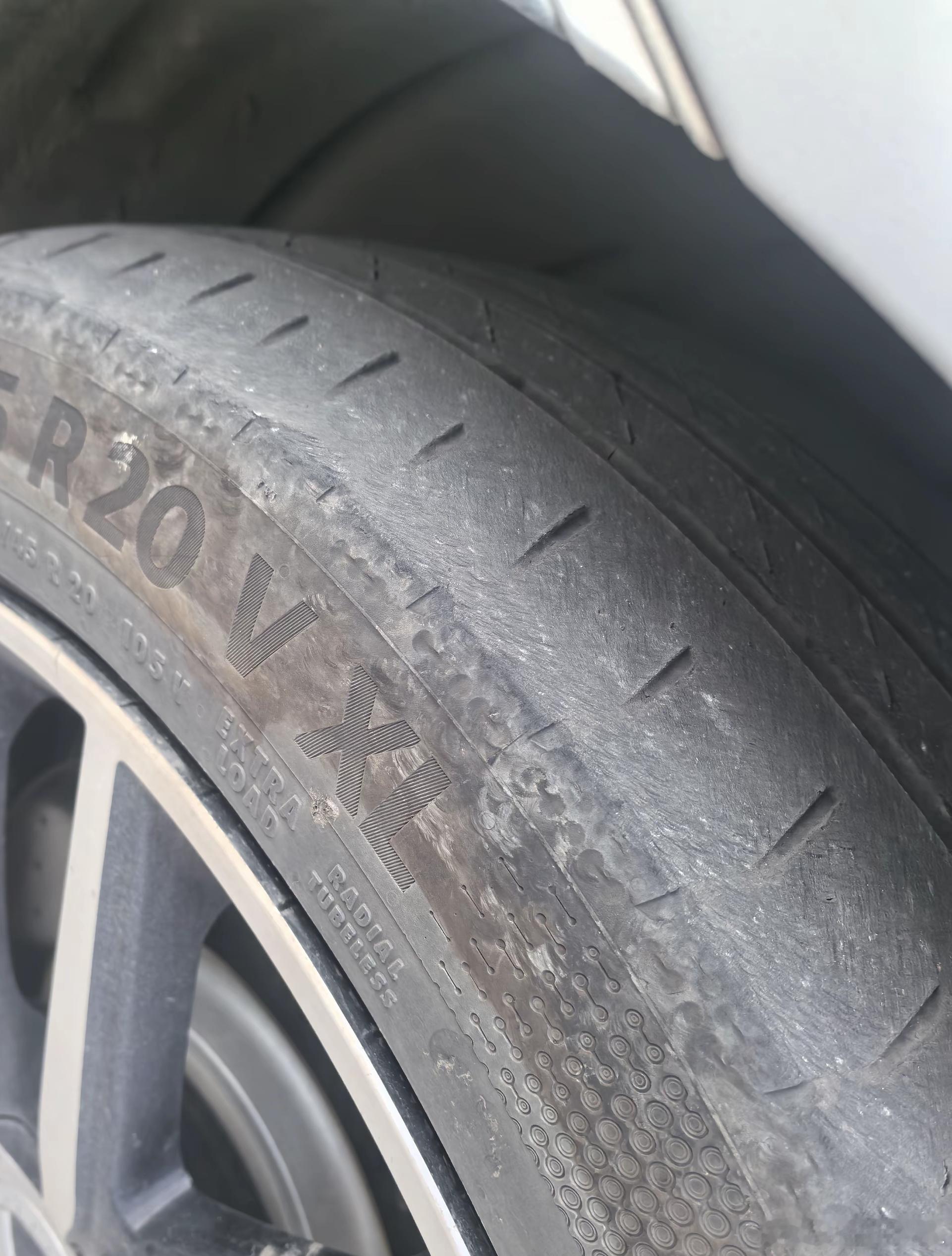 3吨左右的轿车。两万公里轮胎的磨损情况。