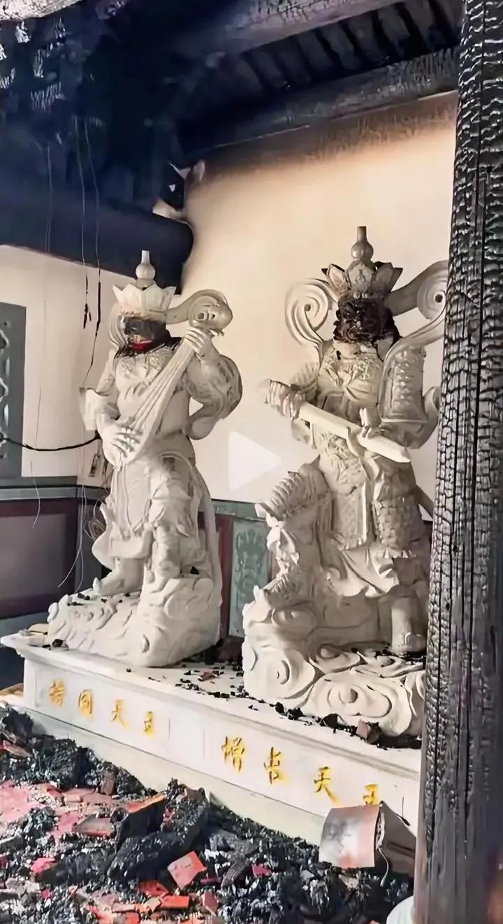 我也挺纳闷儿，怎么只熏脸不熏身？有知道的吗？