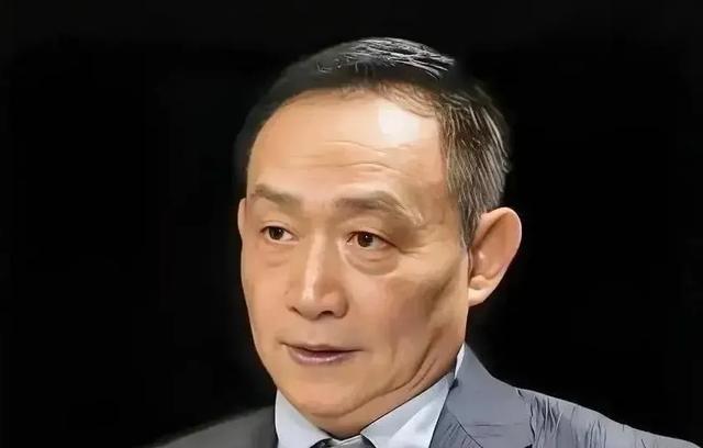 最狠的间谍，不偷情报，也不策反人，而是直接钻进你家里，帮你“立规矩”！卢麒元曾提