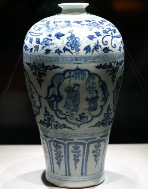 1987年秋天，一对夫妻拎着一个破布包来到武汉市文物商店，他们小心翼翼的从布袋里