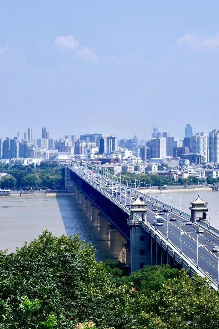 刷到直接破防！武科大啃下艾滋病治疗硬骨头，中国科研从不缺位，这才是最该追的“顶