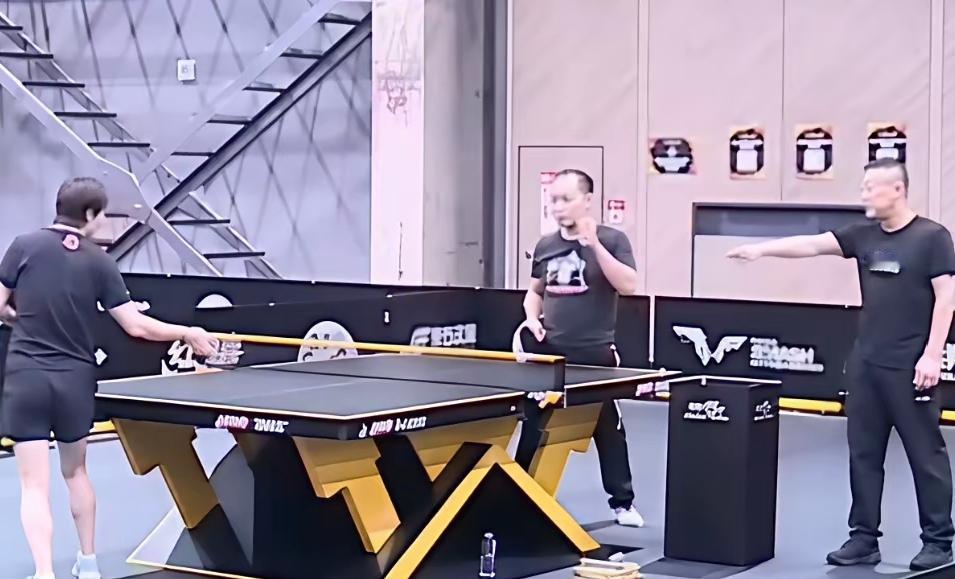王曼昱强势拿下三连冠，对阵莎莎始终占据上风！真心想问问马琳指导，能不能帮莎