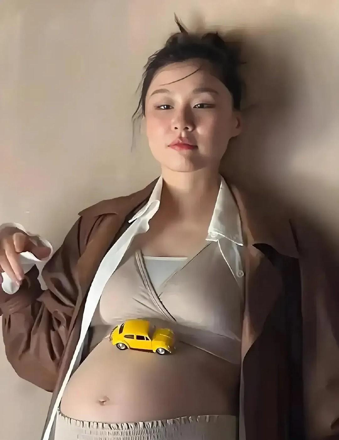 金靖的经历真该让女生们都看看！恋爱时婆婆嫌弃她演员工作不稳定，婚礼一直拖着不办，