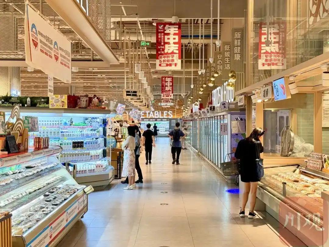 伊藤，为什么在成都的口碑这么好？日前，营业近三年半成都伊藤金融城店正式闭店。